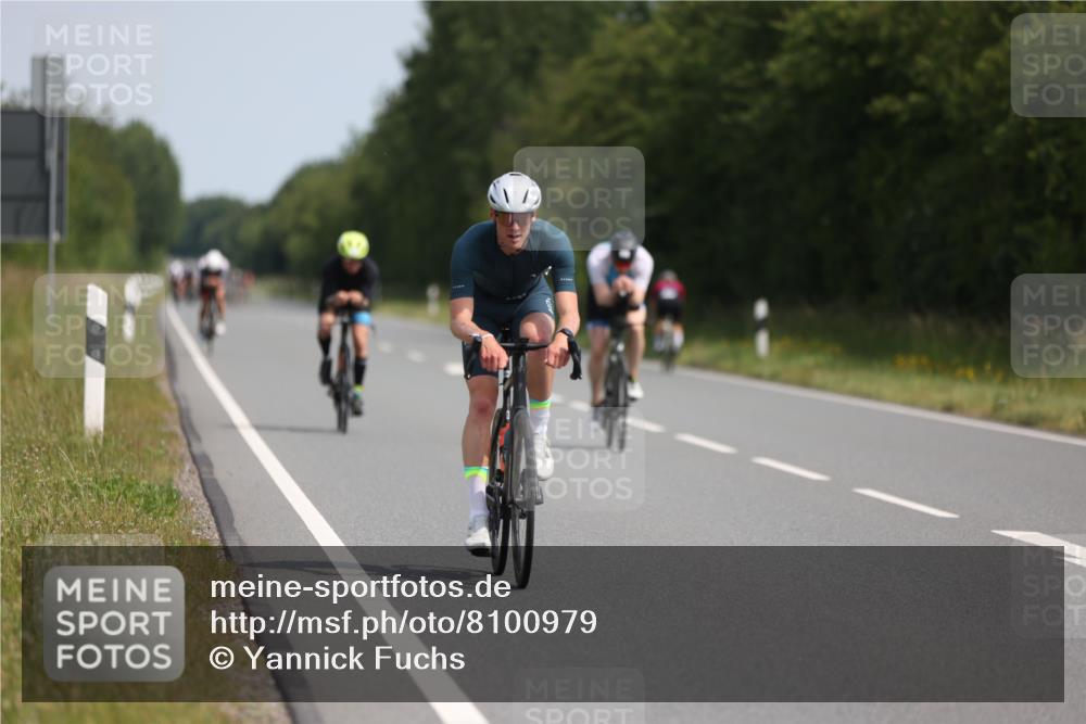 22.06.2025 - Viking Triathlon Yannick Fuchs http://msf.ph/oto/8100979 22.06.2025 11:25:29 Radfahren 9, 90, 185, 195, 198, 228, 384, 390, 401, 500, 534 meine-sportfotos.de
