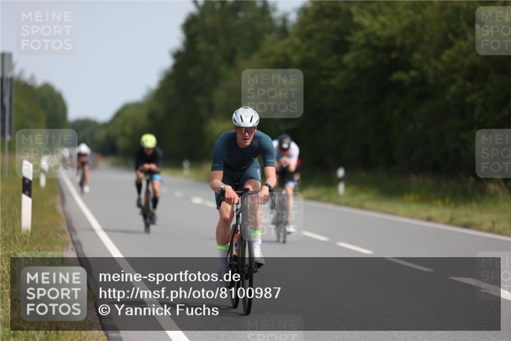 22.06.2025 - Viking Triathlon Yannick Fuchs http://msf.ph/oto/8100987 22.06.2025 11:25:29 Radfahren 9, 90, 185, 195, 198, 228, 384, 390, 401, 500, 534 meine-sportfotos.de