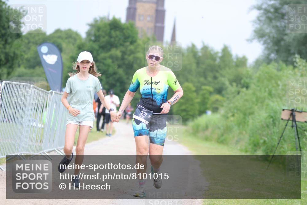 22.06.2025 - Viking Triathlon H.Heesch http://msf.ph/oto/8101015 22.06.2025 16:45:37 Laufen 321 meine-sportfotos.de