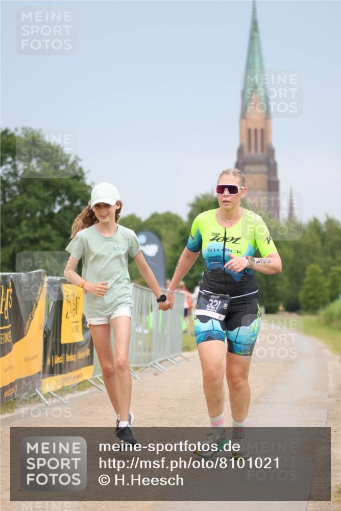 22.06.2025 - Viking Triathlon H.Heesch http://msf.ph/oto/8101021 22.06.2025 16:45:39 Laufen 321 meine-sportfotos.de