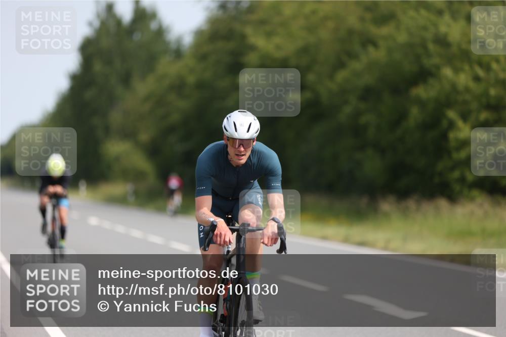 22.06.2025 - Viking Triathlon Yannick Fuchs http://msf.ph/oto/8101030 22.06.2025 11:25:29 Radfahren 9, 90, 185, 195, 198, 228, 384, 390, 401, 500, 534 meine-sportfotos.de