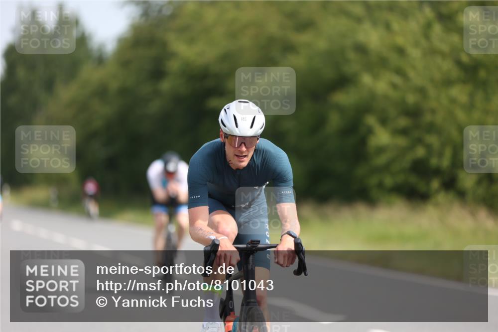 22.06.2025 - Viking Triathlon Yannick Fuchs http://msf.ph/oto/8101043 22.06.2025 11:25:30 Radfahren 9, 90, 185, 195, 198, 228, 384, 390, 401, 500, 534 meine-sportfotos.de