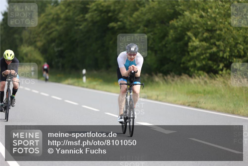 22.06.2025 - Viking Triathlon Yannick Fuchs http://msf.ph/oto/8101050 22.06.2025 11:25:30 Radfahren 9, 90, 185, 195, 198, 228, 384, 390, 401, 500, 534 meine-sportfotos.de