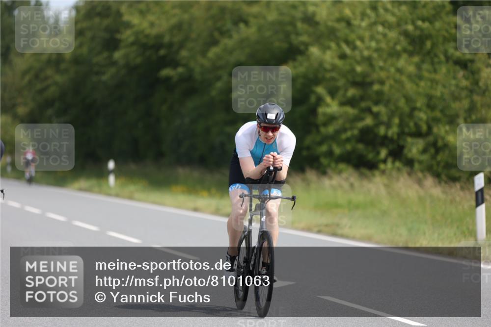22.06.2025 - Viking Triathlon Yannick Fuchs http://msf.ph/oto/8101063 22.06.2025 11:25:31 Radfahren 9, 90, 185, 195, 198, 228, 384, 390, 401, 500, 534 meine-sportfotos.de
