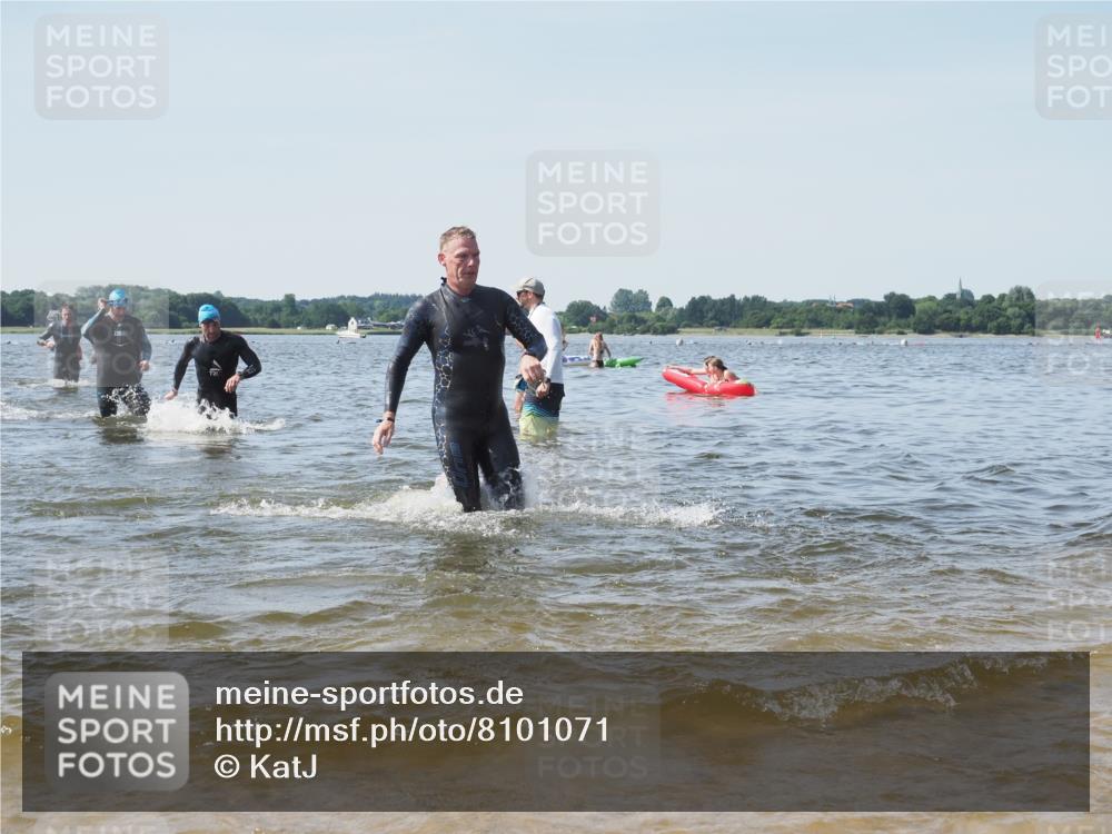 22.06.2025 - Viking Triathlon KatJ http://msf.ph/oto/8101071 22.06.2025 10:33:30 Schwimmen 28, 38, 255, 300, 304, 348, 382, 457, 522, 524, 608 meine-sportfotos.de