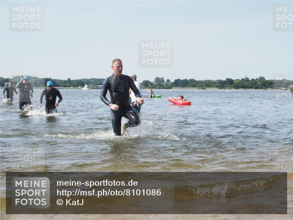 22.06.2025 - Viking Triathlon KatJ http://msf.ph/oto/8101086 22.06.2025 10:33:30 Schwimmen 28, 38, 255, 300, 304, 348, 382, 457, 522, 524, 608 meine-sportfotos.de