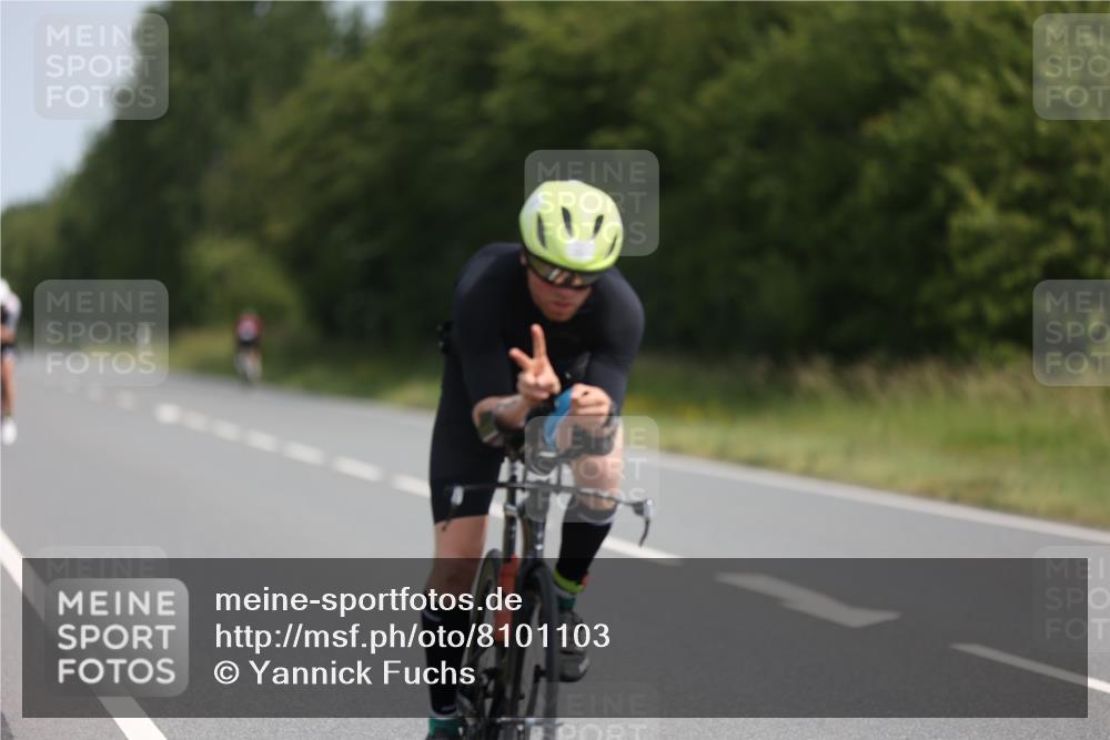 22.06.2025 - Viking Triathlon Yannick Fuchs http://msf.ph/oto/8101103 22.06.2025 11:25:32 Radfahren 9, 90, 185, 195, 198, 228, 286, 384, 390, 401, 500, 534 meine-sportfotos.de