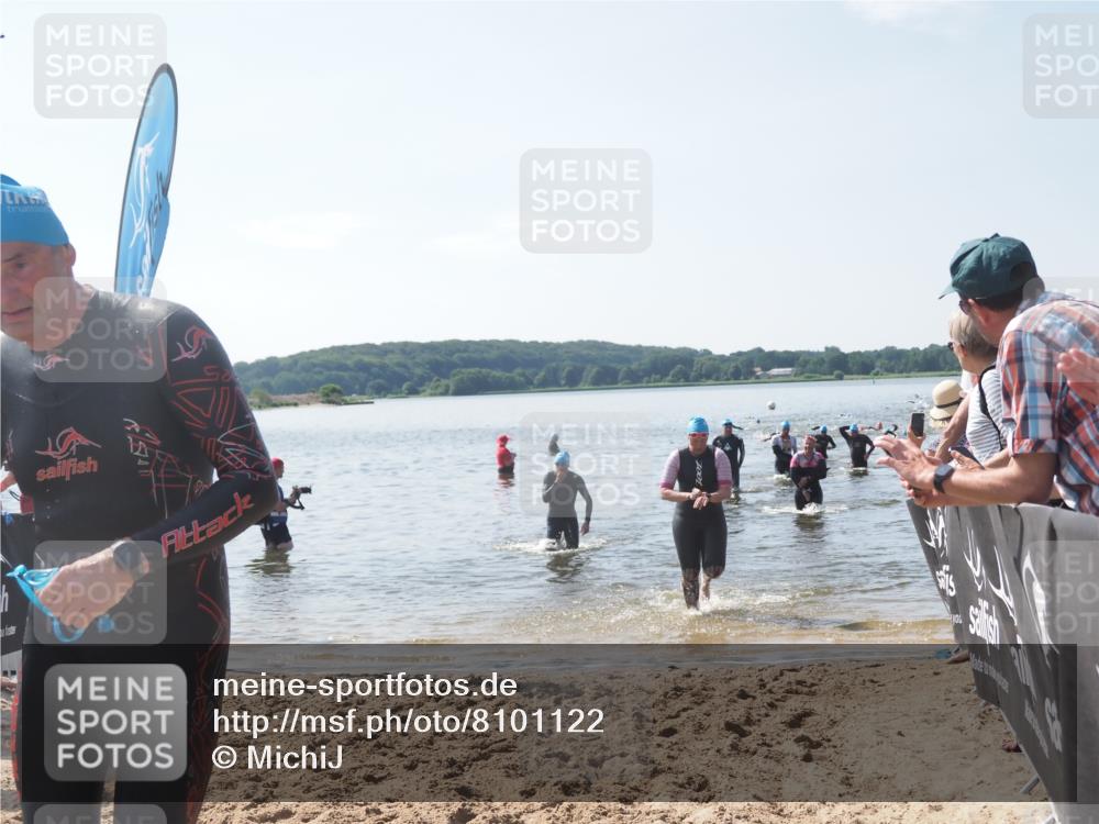 22.06.2025 - Viking Triathlon MichiJ http://msf.ph/oto/8101122 22.06.2025 10:45:22 Schwimmen 68, 102, 108, 503, 605 meine-sportfotos.de