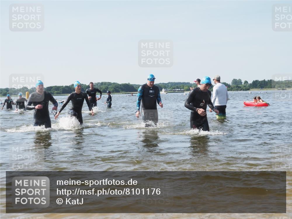 22.06.2025 - Viking Triathlon KatJ http://msf.ph/oto/8101176 22.06.2025 10:33:34 Schwimmen 5, 38, 255, 300, 304, 348, 382, 457, 522, 524 meine-sportfotos.de