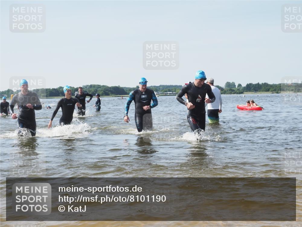 22.06.2025 - Viking Triathlon KatJ http://msf.ph/oto/8101190 22.06.2025 10:33:34 Schwimmen 5, 38, 255, 300, 304, 348, 382, 457, 522, 524 meine-sportfotos.de