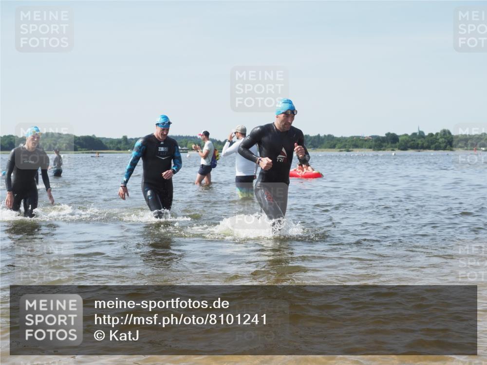 22.06.2025 - Viking Triathlon KatJ http://msf.ph/oto/8101241 22.06.2025 10:33:35 Schwimmen 5, 38, 149, 255, 300, 304, 348, 382, 457, 522, 524 meine-sportfotos.de
