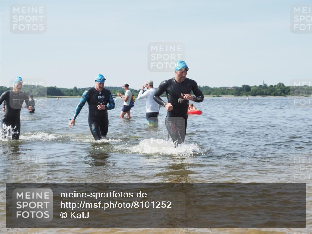 22.06.2025 - Viking Triathlon KatJ http://msf.ph/oto/8101252 22.06.2025 10:33:35 Schwimmen 5, 38, 149, 255, 300, 304, 348, 382, 457, 522, 524 meine-sportfotos.de