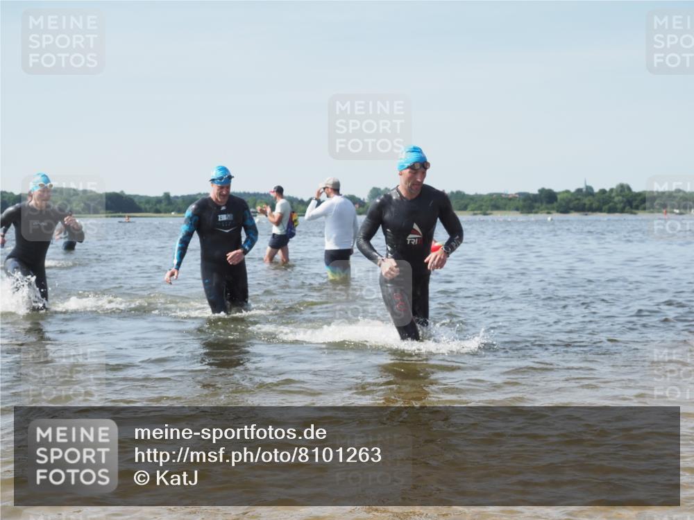 22.06.2025 - Viking Triathlon KatJ http://msf.ph/oto/8101263 22.06.2025 10:33:35 Schwimmen 5, 38, 149, 255, 300, 304, 348, 382, 457, 522, 524 meine-sportfotos.de