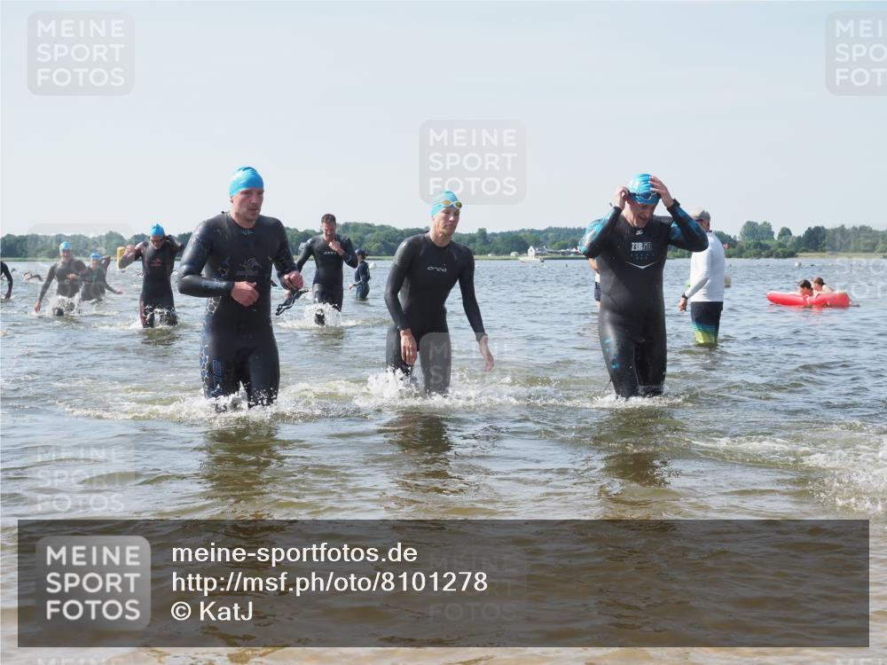 22.06.2025 - Viking Triathlon KatJ http://msf.ph/oto/8101278 22.06.2025 10:33:36 Schwimmen 5, 38, 149, 255, 304, 348, 382, 457, 522, 524 meine-sportfotos.de