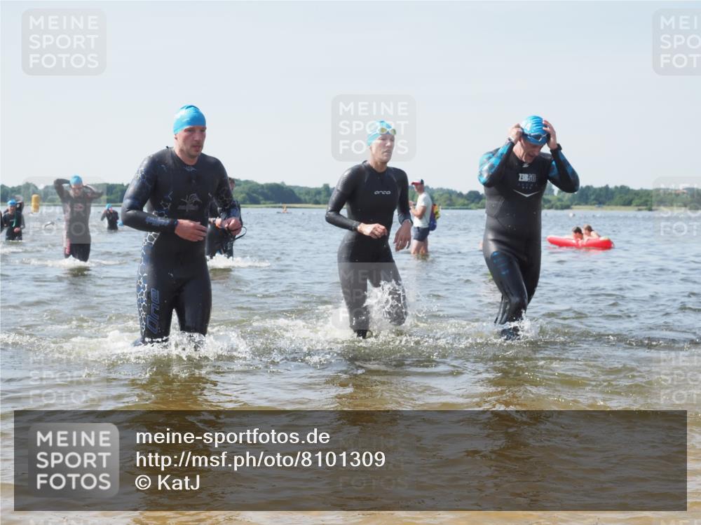 22.06.2025 - Viking Triathlon KatJ http://msf.ph/oto/8101309 22.06.2025 10:33:37 Schwimmen 5, 38, 149, 255, 304, 348, 382, 457, 522, 524 meine-sportfotos.de