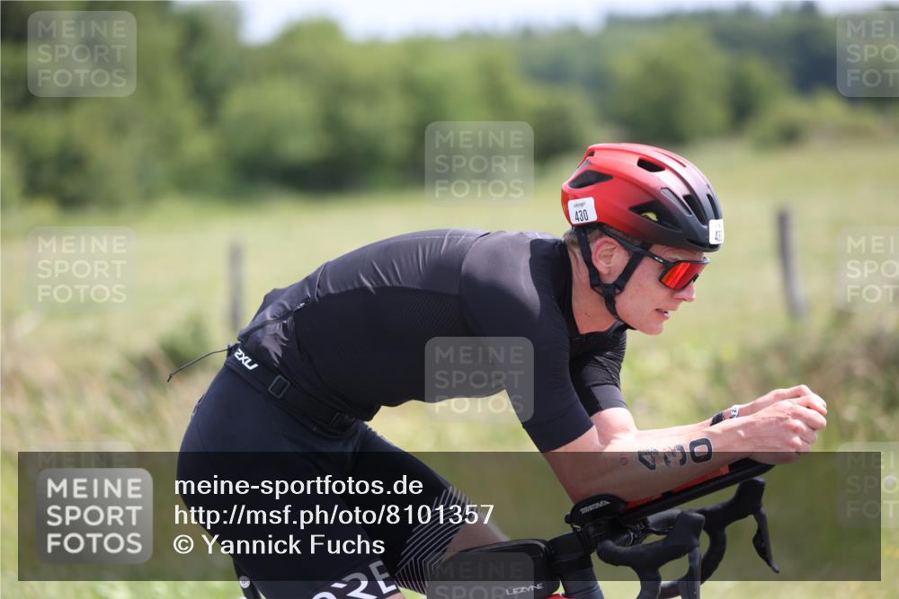 22.06.2025 - Viking Triathlon Yannick Fuchs http://msf.ph/oto/8101357 22.06.2025 12:04:39 Radfahren 15, 101, 296, 362, 385, 399, 412, 430, 533, 554 meine-sportfotos.de
