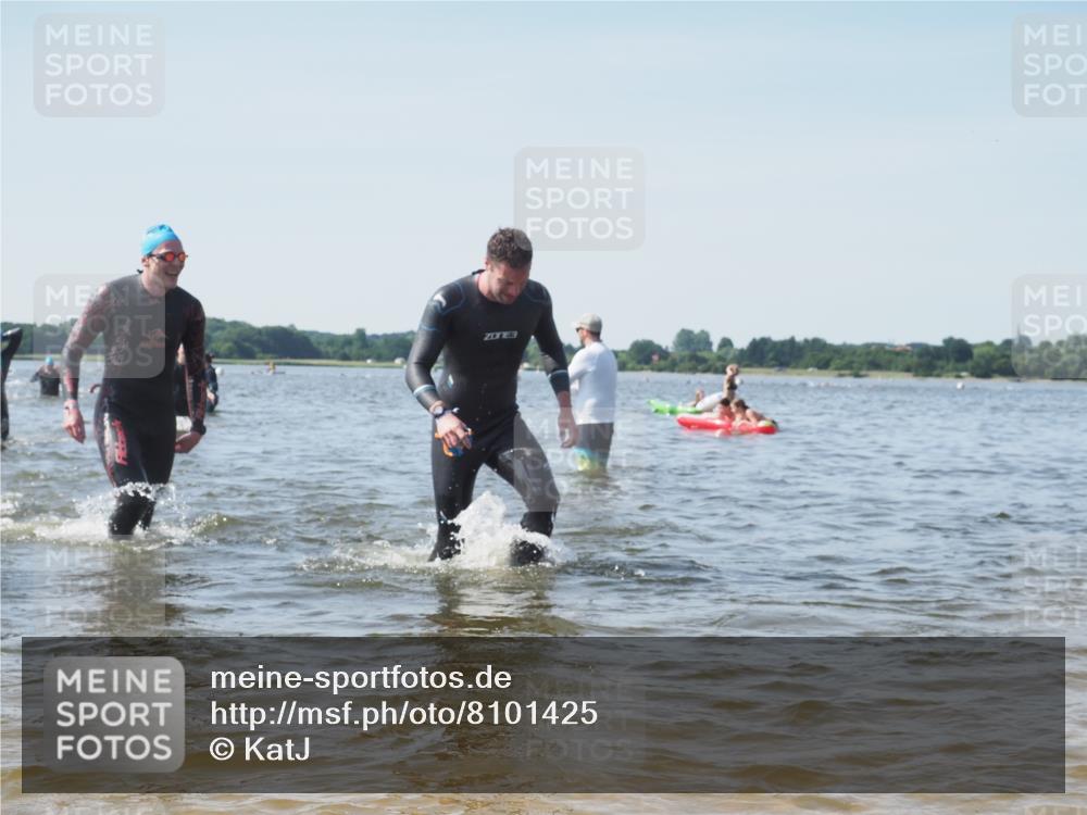 22.06.2025 - Viking Triathlon KatJ http://msf.ph/oto/8101425 22.06.2025 10:33:44 Schwimmen 5, 50, 149, 229, 242, 255, 304, 348, 349, 438, 457 meine-sportfotos.de