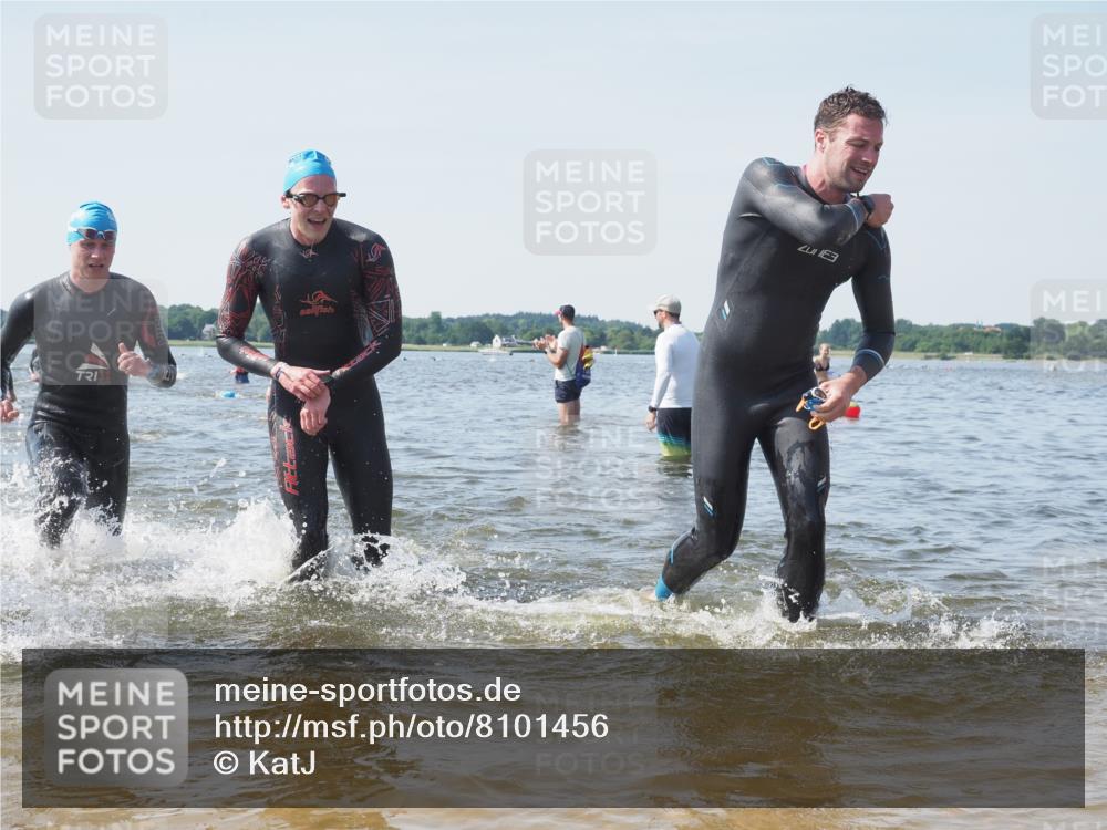 22.06.2025 - Viking Triathlon KatJ http://msf.ph/oto/8101456 22.06.2025 10:33:45 Schwimmen 5, 50, 149, 229, 242, 255, 304, 348, 349, 438, 457 meine-sportfotos.de