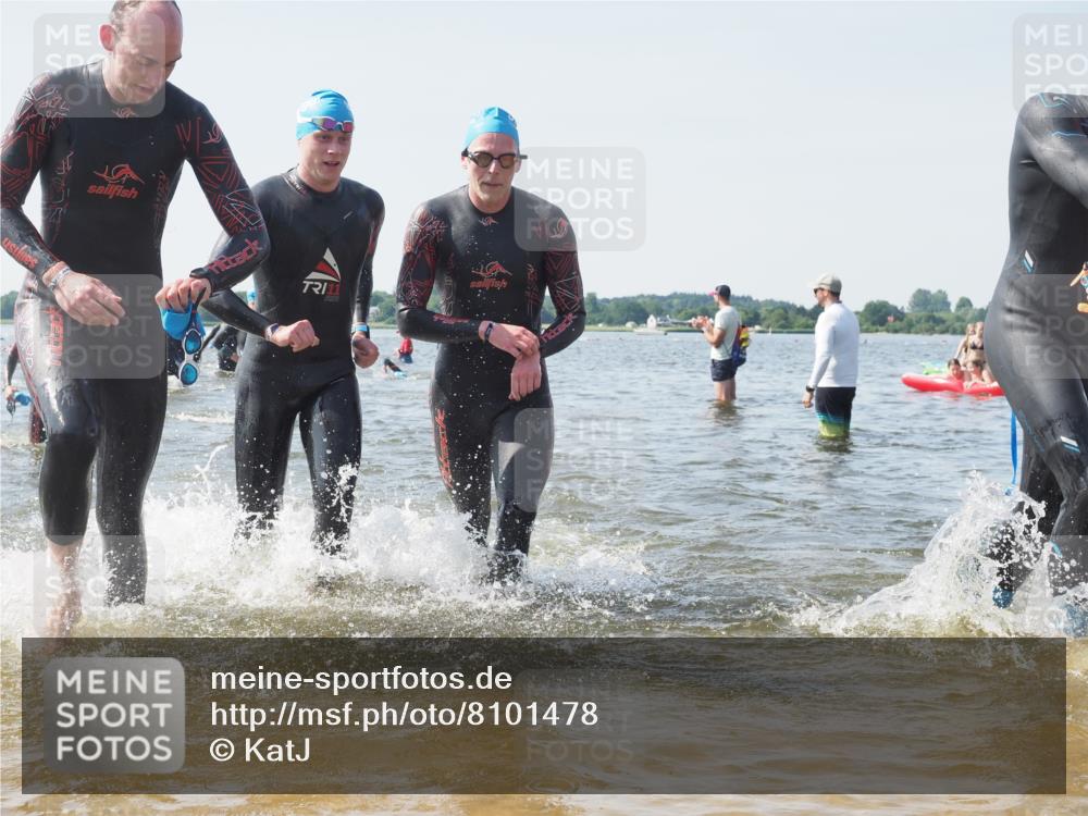 22.06.2025 - Viking Triathlon KatJ http://msf.ph/oto/8101478 22.06.2025 10:33:46 Schwimmen 5, 50, 149, 184, 229, 242, 255, 304, 348, 349, 438, 457 meine-sportfotos.de