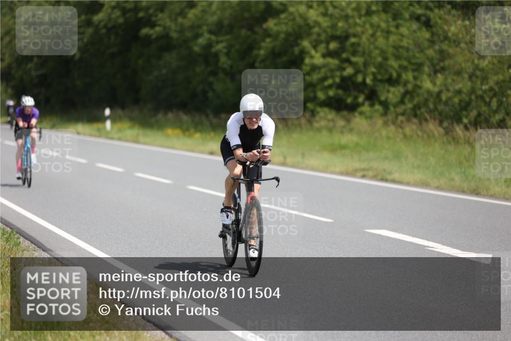 22.06.2025 - Viking Triathlon Yannick Fuchs http://msf.ph/oto/8101504 22.06.2025 12:04:48 Radfahren 9, 15, 26, 80, 101, 272, 299, 362, 385, 496, 554 meine-sportfotos.de