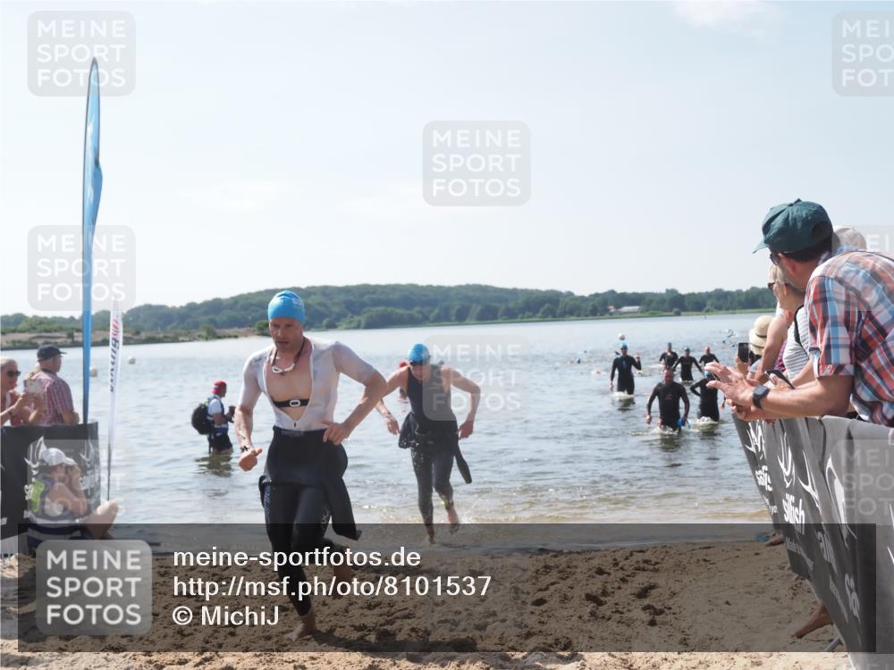 22.06.2025 - Viking Triathlon MichiJ http://msf.ph/oto/8101537 22.06.2025 10:45:35 Schwimmen 102, 108, 197, 466, 519 meine-sportfotos.de