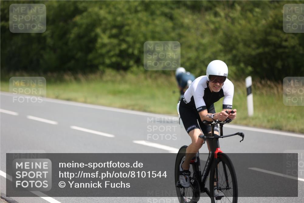 22.06.2025 - Viking Triathlon Yannick Fuchs http://msf.ph/oto/8101544 22.06.2025 12:04:48 Radfahren 9, 15, 26, 80, 101, 272, 299, 362, 385, 496, 554 meine-sportfotos.de