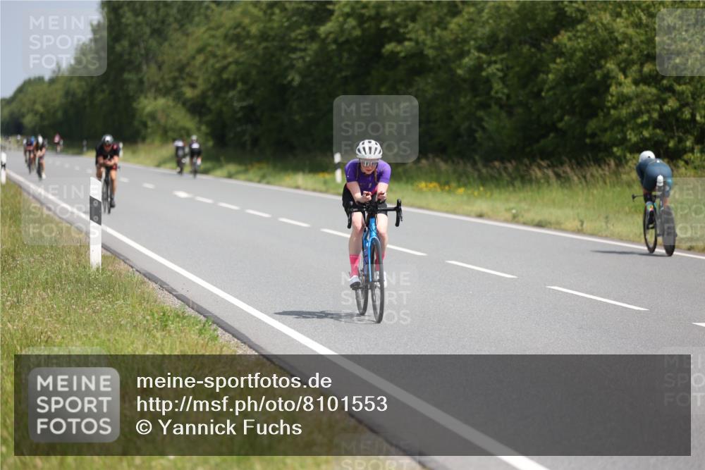 22.06.2025 - Viking Triathlon Yannick Fuchs http://msf.ph/oto/8101553 22.06.2025 12:04:49 Radfahren 9, 26, 80, 101, 170, 272, 299, 362, 385, 496, 554 meine-sportfotos.de