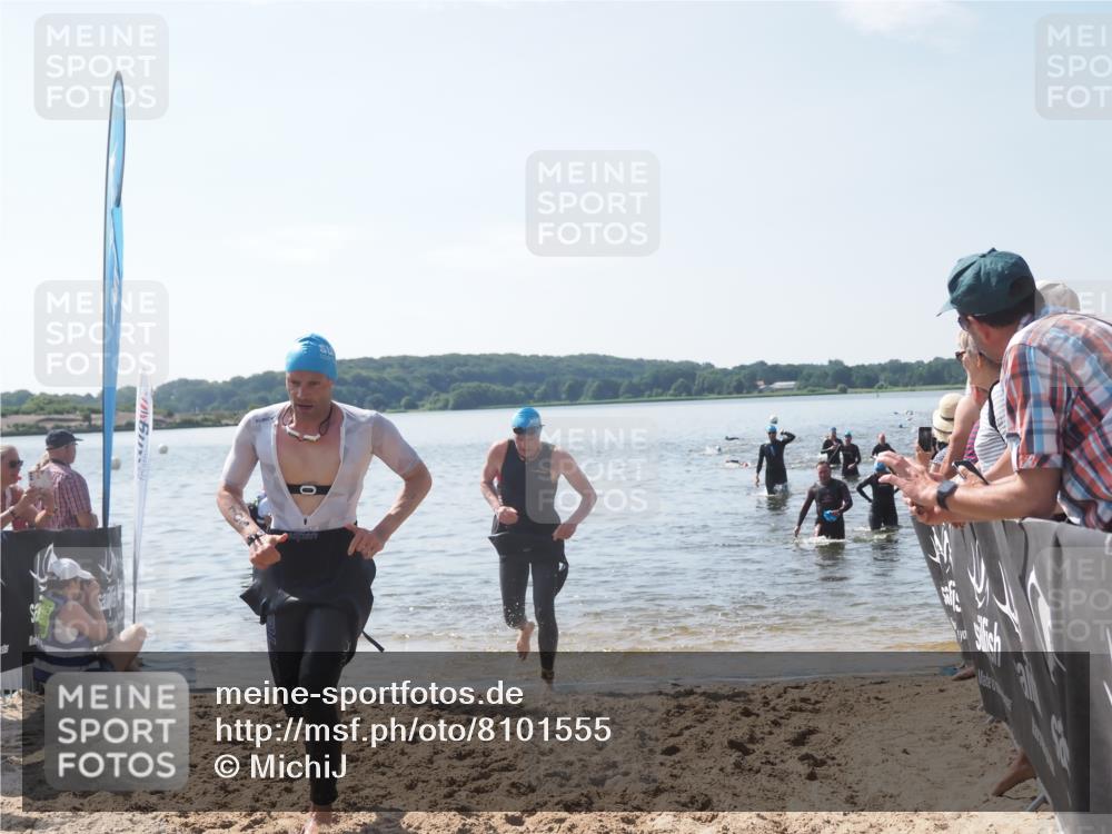 22.06.2025 - Viking Triathlon MichiJ http://msf.ph/oto/8101555 22.06.2025 10:45:35 Schwimmen 102, 108, 197, 466, 519 meine-sportfotos.de
