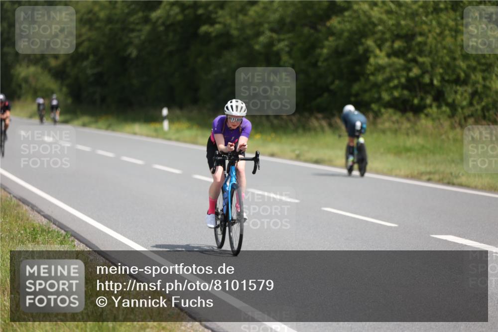 22.06.2025 - Viking Triathlon Yannick Fuchs http://msf.ph/oto/8101579 22.06.2025 12:04:49 Radfahren 9, 26, 80, 101, 170, 272, 299, 362, 385, 496, 554 meine-sportfotos.de