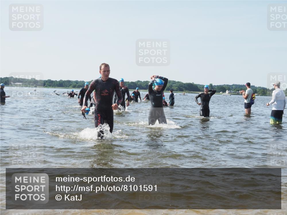 22.06.2025 - Viking Triathlon KatJ http://msf.ph/oto/8101591 22.06.2025 10:33:49 Schwimmen 5, 50, 75, 149, 184, 229, 242, 255, 304, 348, 349, 438, 457, 540 meine-sportfotos.de