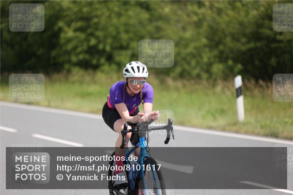 22.06.2025 - Viking Triathlon Yannick Fuchs http://msf.ph/oto/8101617 22.06.2025 12:04:50 Radfahren 9, 26, 80, 101, 170, 272, 273, 299, 362, 385, 496, 554 meine-sportfotos.de