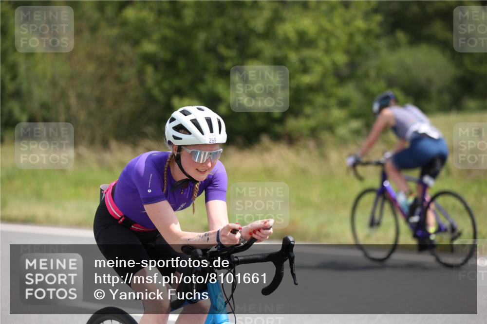 22.06.2025 - Viking Triathlon Yannick Fuchs http://msf.ph/oto/8101661 22.06.2025 12:04:51 Radfahren 9, 26, 80, 101, 170, 272, 273, 299, 362, 385, 496, 608 meine-sportfotos.de