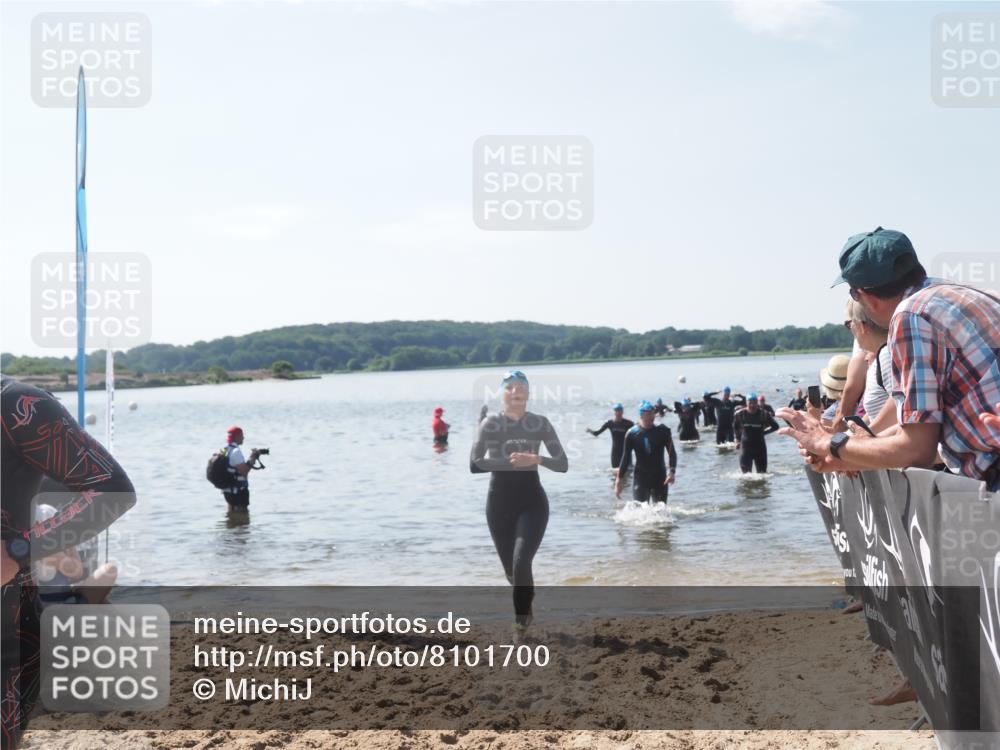 22.06.2025 - Viking Triathlon MichiJ http://msf.ph/oto/8101700 22.06.2025 10:45:46 Schwimmen 95, 197, 360, 372, 425, 519, 633 meine-sportfotos.de
