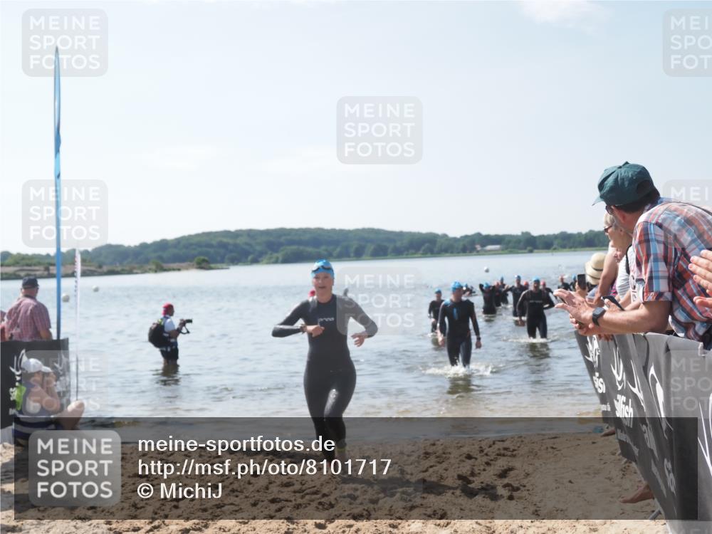 22.06.2025 - Viking Triathlon MichiJ http://msf.ph/oto/8101717 22.06.2025 10:45:46 Schwimmen 95, 197, 360, 372, 425, 519, 633 meine-sportfotos.de