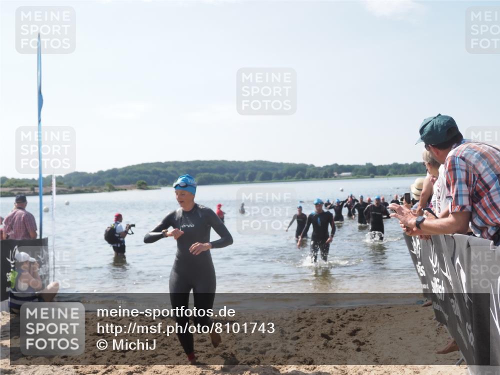 22.06.2025 - Viking Triathlon MichiJ http://msf.ph/oto/8101743 22.06.2025 10:45:47 Schwimmen 95, 197, 360, 372, 425, 519, 633 meine-sportfotos.de