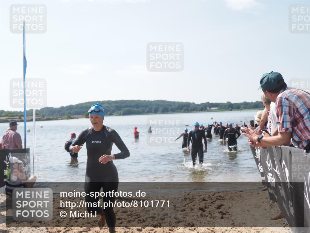 22.06.2025 - Viking Triathlon MichiJ http://msf.ph/oto/8101771 22.06.2025 10:45:47 Schwimmen 95, 197, 360, 372, 425, 519, 633 meine-sportfotos.de