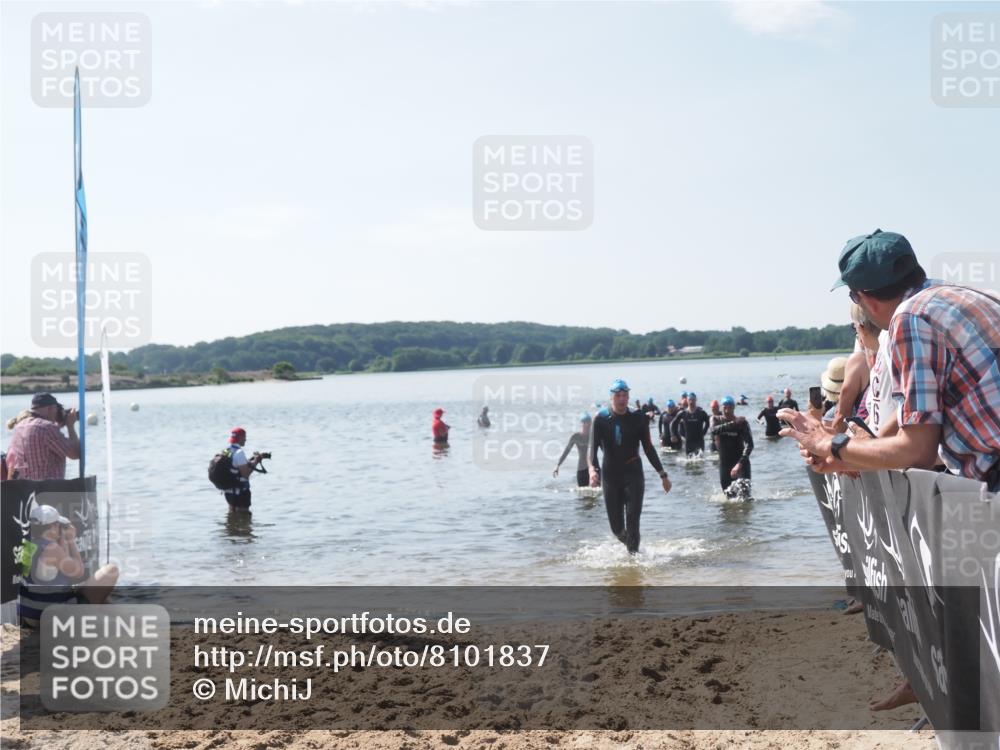 22.06.2025 - Viking Triathlon MichiJ http://msf.ph/oto/8101837 22.06.2025 10:45:49 Schwimmen 95, 360, 372, 425, 468, 519, 615, 621, 633 meine-sportfotos.de