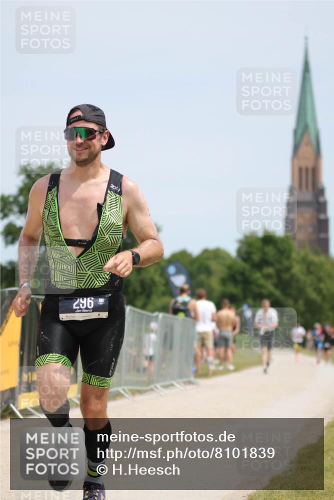 22.06.2025 - Viking Triathlon H.Heesch http://msf.ph/oto/8101839 22.06.2025 13:18:37 Laufen 296 meine-sportfotos.de