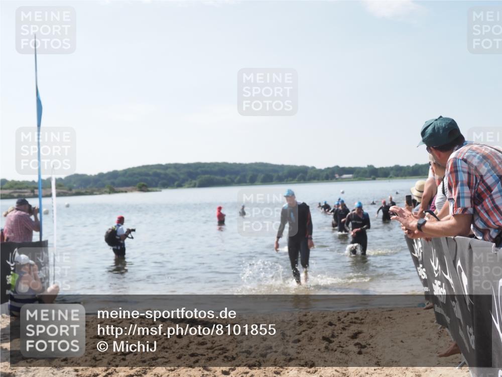 22.06.2025 - Viking Triathlon MichiJ http://msf.ph/oto/8101855 22.06.2025 10:45:49 Schwimmen 95, 360, 372, 425, 468, 519, 615, 621, 633 meine-sportfotos.de