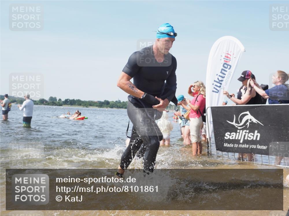 22.06.2025 - Viking Triathlon KatJ http://msf.ph/oto/8101861 22.06.2025 10:33:59 Schwimmen 50, 70, 75, 184, 229, 242, 349, 429, 438, 478, 532, 540, 618, 635 meine-sportfotos.de
