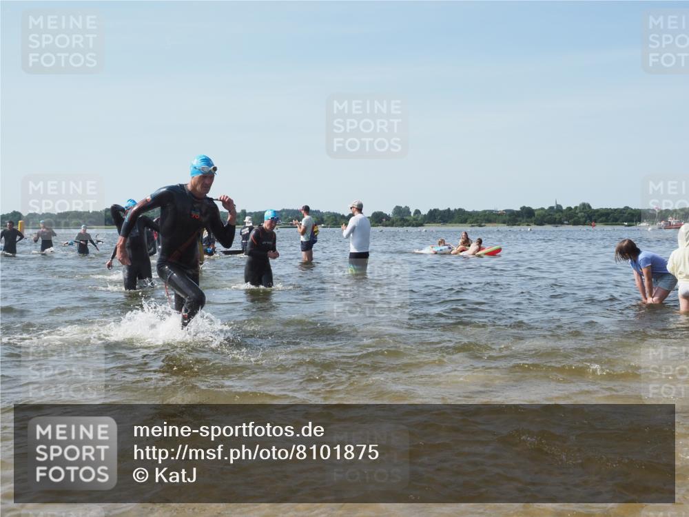 22.06.2025 - Viking Triathlon KatJ http://msf.ph/oto/8101875 22.06.2025 10:34:00 Schwimmen 50, 70, 75, 184, 229, 242, 297, 349, 429, 438, 478, 532, 540, 618, 635 meine-sportfotos.de