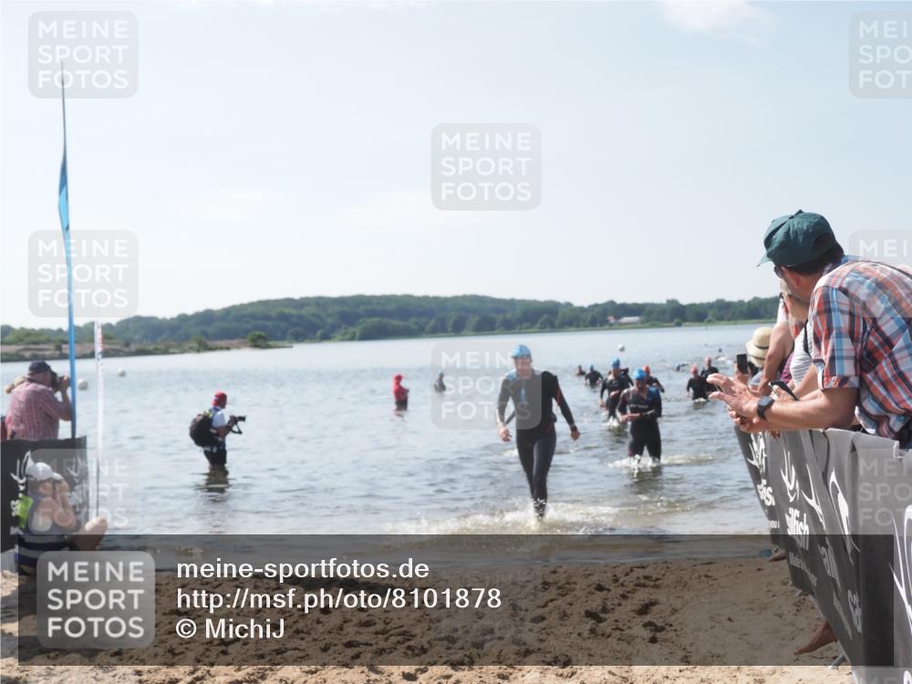 22.06.2025 - Viking Triathlon MichiJ http://msf.ph/oto/8101878 22.06.2025 10:45:49 Schwimmen 95, 360, 372, 425, 468, 519, 615, 621, 633 meine-sportfotos.de