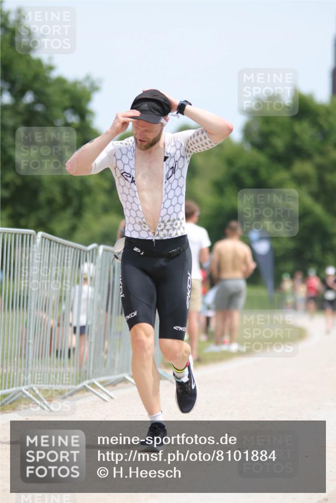 22.06.2025 - Viking Triathlon H.Heesch http://msf.ph/oto/8101884 22.06.2025 13:18:45 Laufen 9, 396, 651 meine-sportfotos.de