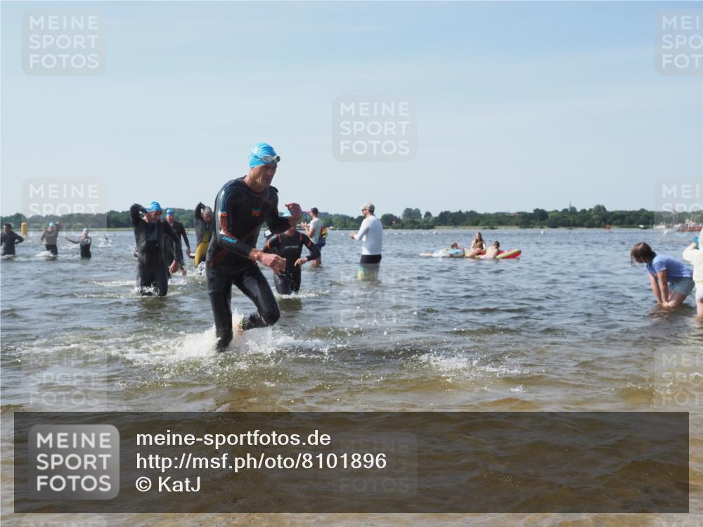 22.06.2025 - Viking Triathlon KatJ http://msf.ph/oto/8101896 22.06.2025 10:34:00 Schwimmen 50, 70, 75, 184, 229, 242, 297, 349, 429, 438, 478, 532, 540, 618, 635 meine-sportfotos.de