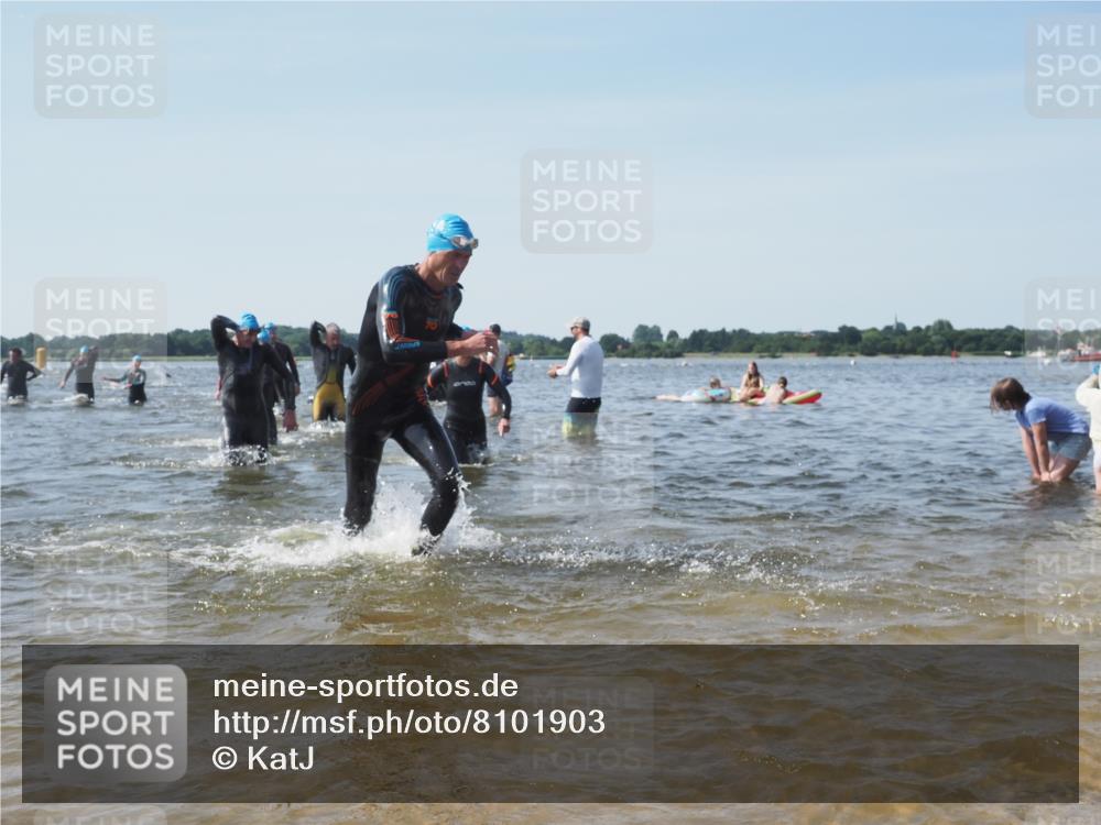 22.06.2025 - Viking Triathlon KatJ http://msf.ph/oto/8101903 22.06.2025 10:34:00 Schwimmen 50, 70, 75, 184, 229, 242, 297, 349, 429, 438, 478, 532, 540, 618, 635 meine-sportfotos.de