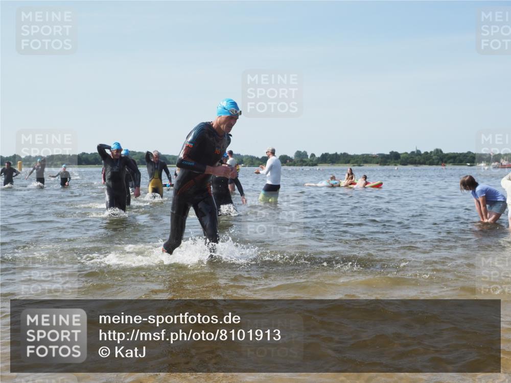 22.06.2025 - Viking Triathlon KatJ http://msf.ph/oto/8101913 22.06.2025 10:34:01 Schwimmen 50, 70, 75, 184, 229, 242, 297, 349, 429, 438, 478, 532, 540, 618, 635 meine-sportfotos.de