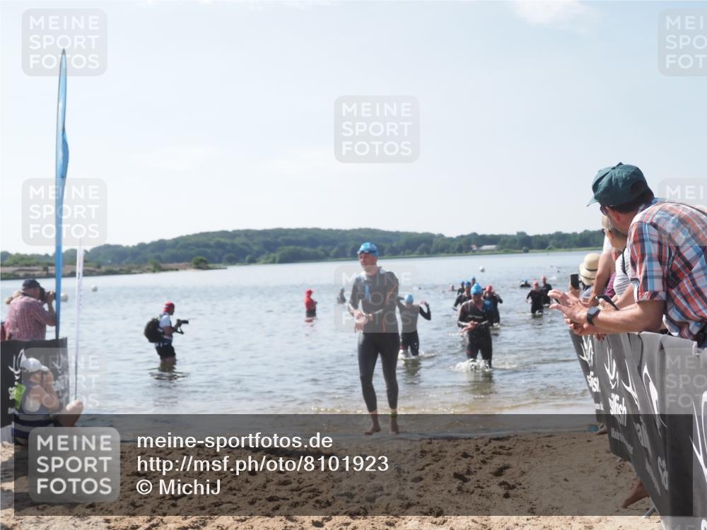 22.06.2025 - Viking Triathlon MichiJ http://msf.ph/oto/8101923 22.06.2025 10:45:50 Schwimmen 95, 360, 372, 425, 468, 519, 615, 621, 633 meine-sportfotos.de