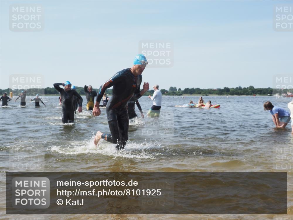22.06.2025 - Viking Triathlon KatJ http://msf.ph/oto/8101925 22.06.2025 10:34:01 Schwimmen 50, 70, 75, 184, 229, 242, 297, 349, 429, 438, 478, 532, 540, 618, 635 meine-sportfotos.de