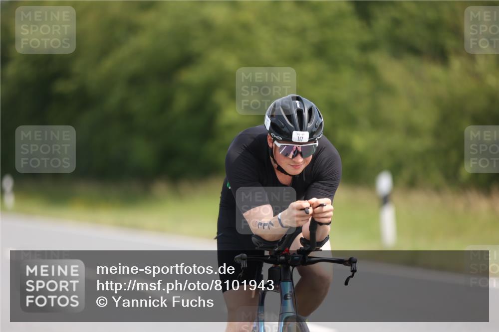 22.06.2025 - Viking Triathlon Yannick Fuchs http://msf.ph/oto/8101943 22.06.2025 11:26:04 Radfahren 29, 117, 325, 403, 451, 556 meine-sportfotos.de