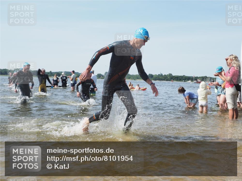 22.06.2025 - Viking Triathlon KatJ http://msf.ph/oto/8101954 22.06.2025 10:34:01 Schwimmen 50, 70, 75, 184, 229, 242, 297, 349, 429, 438, 478, 532, 540, 618, 635 meine-sportfotos.de